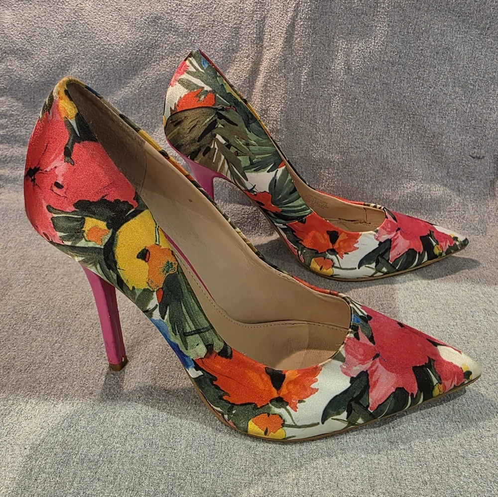 Guess Neodan Floral Satin Pumps Size 7